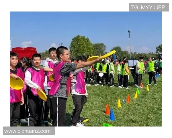 飞盘战术解析：武汉飞盘队如何实现中路突破与协同进攻