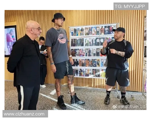 凯尔库兹马如何在NBA赛场上展现个人风采与团队合作精神